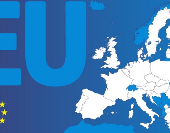 Для офіційного затвердження Захарієвої та інших кандидатів до Єврокомісії відбудуться слухання у Європарламенті,