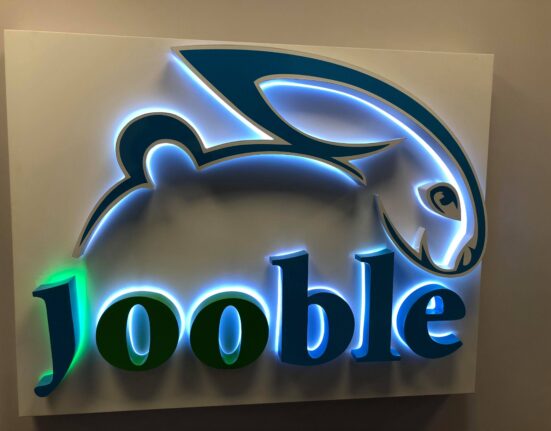 Робота на відстані кліка: Jooble - пошуковик, який знає, що потрібно