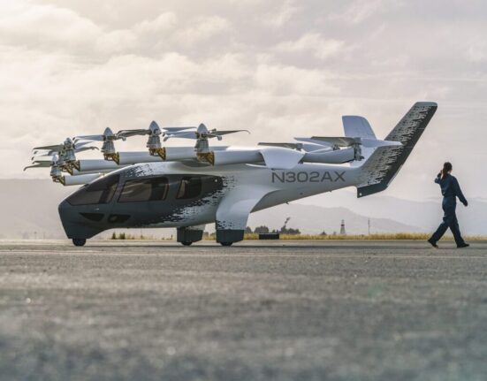 Archer виконав понад 400 випробувальних польотів і може похвалитися виробничими контрактами