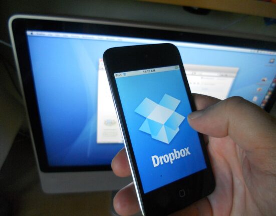 Dropbox: доступ до даних у будь-який момент