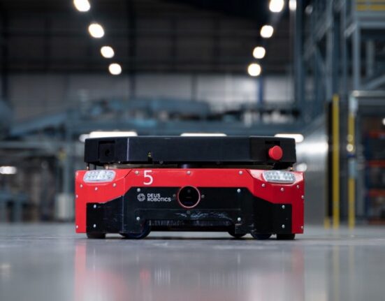 Deus Robotics уже запустив 5 проєктів роботизованої автоматизації для двох провідних логістичних гігантів / deusrobotics.com
