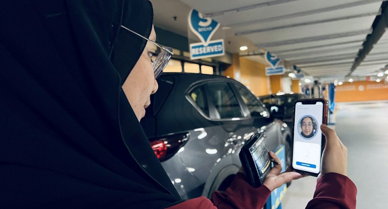 Turo, який був запущений як RelayRides у 2010 році, використовує власний алгоритм для перевірки водіїв на ризики