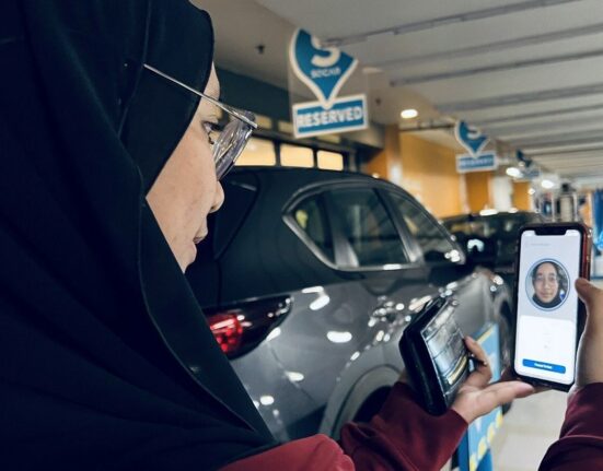 Turo, який був запущений як RelayRides у 2010 році, використовує власний алгоритм для перевірки водіїв на ризики