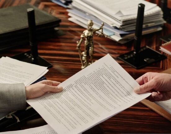 Вибір юридичної форми бізнесу впливає на податки, відповідальність і можливості для розвитку / istockphoto.com