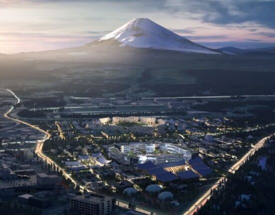 На виставці CES 2025 було повідомлено, що Woven City буде служити «живою лабораторією»