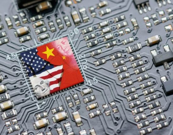 Попри новини від DeepSeek, цільова ціна акцій Nvidia серед 67 провідних аналітиків залишається на рівні $175