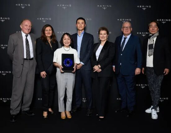 У Токіо відбулася перша японська церемонія нагородження Kering Generation Award x Japan, яка відзначила стартапи за проривні рішення у сфері сталого розвитку моди та бьюті-індустрії