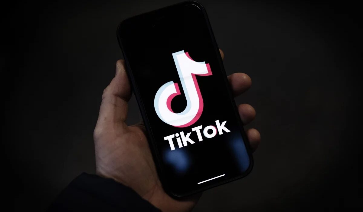 Продаж TikTok великим технологічним гравцям може створити монополію на ринку коротких відео та інформаційних платформ
