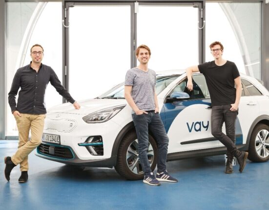 Понад рік тому компанія Vay почала свою роботу, її автомобілі здійснили вже понад 10 000 поїздок
