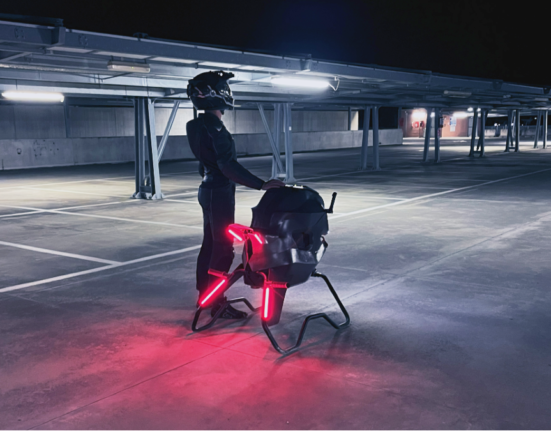 Візуально Airbike, з пілотом у позиції мотоцикліста, поступається ефектністю іншим ховербайкам