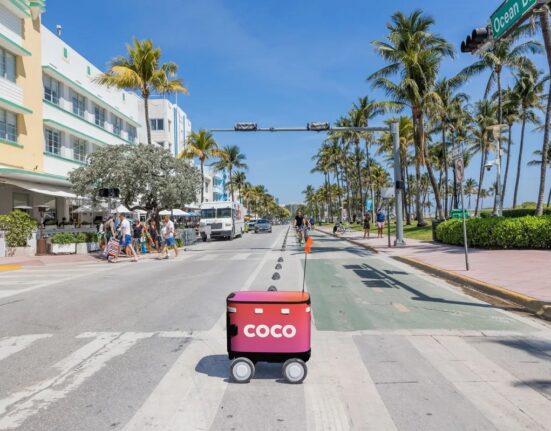 Coco Robotics є одним із низки стартапів, що використовують роботів для доставки