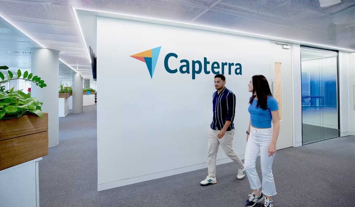 Платформа Capterra
