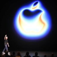 Apple стягуватиме 15% комісії з покупок через зовнішні посилання в iOS