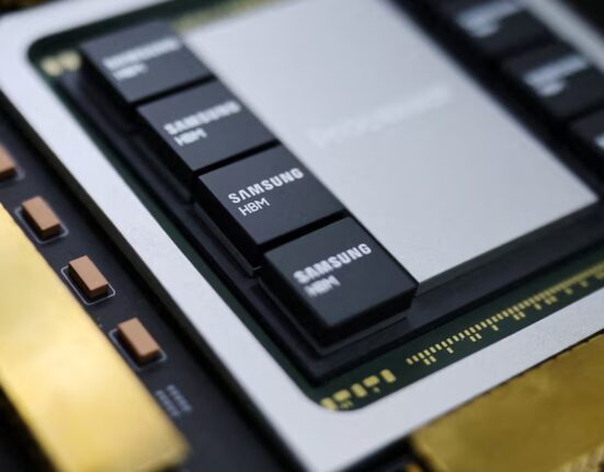 Samsung підвищила ціни на виробництво чипів до 15%