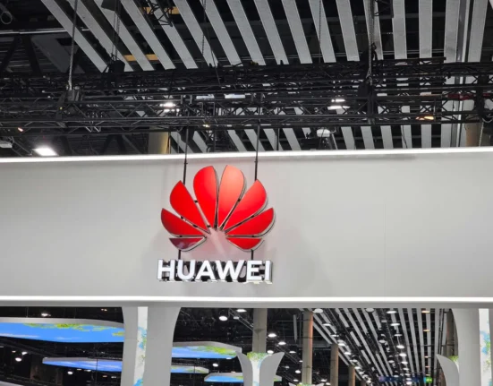 Huawei прискорює запуск чіпа Ascend 960DT